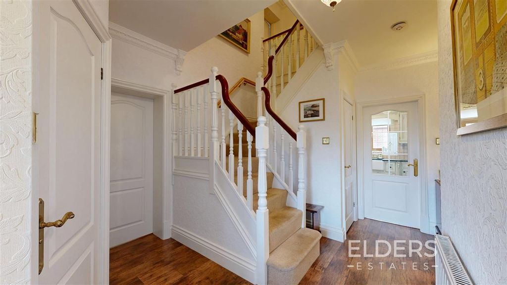 Property photo 3 of 32