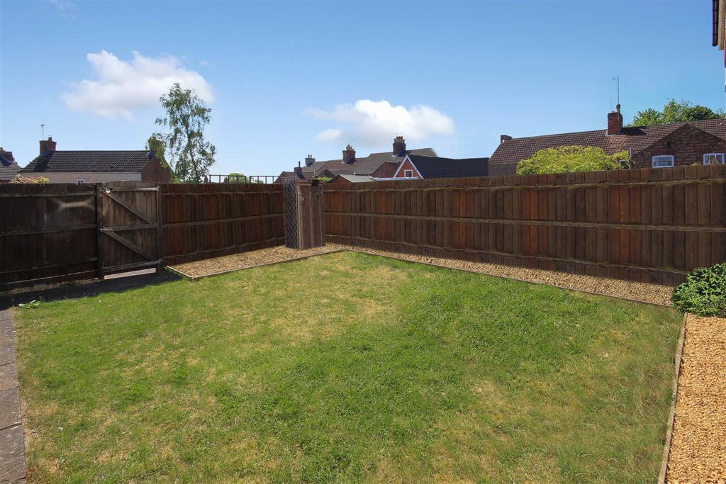 Property photo 3 of 15 Garden 1.Jpg