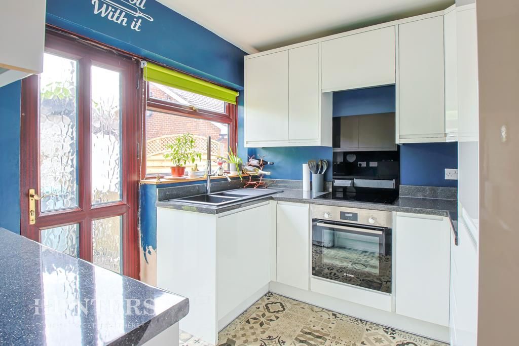 Property photo 3 of 19 Kitchen