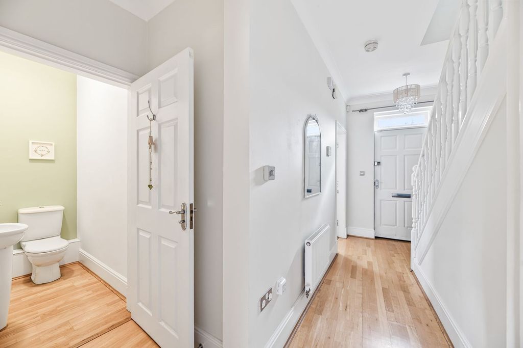 Property photo 2 of 20 Entrance Hallway