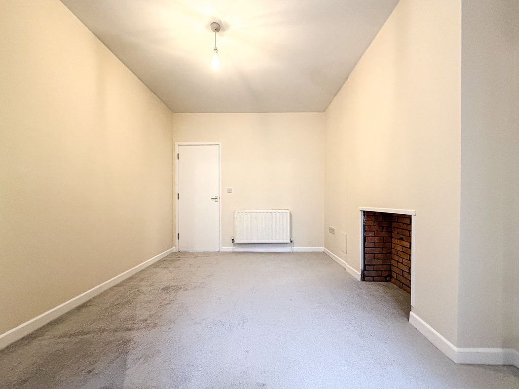 Property photo 2 of 11 4569692