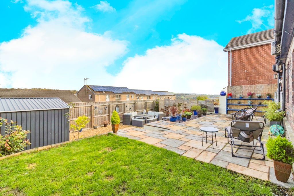 Property photo 2 of 20 Rear Garden (2)