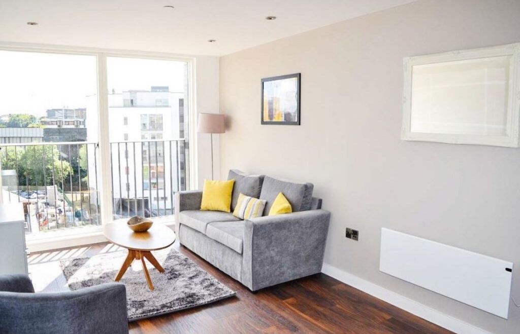 Property photo 3 of 9