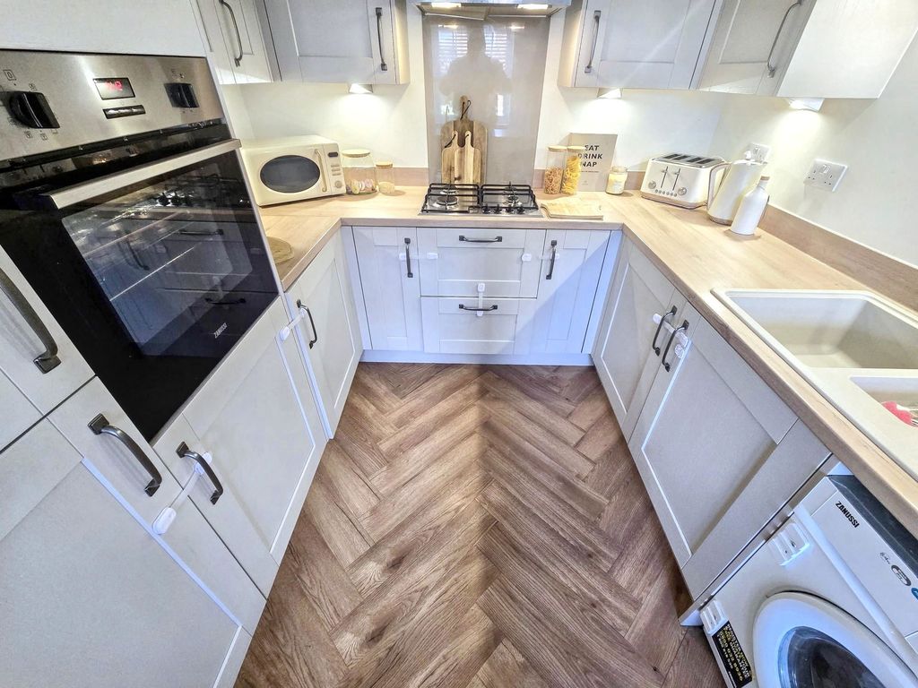 Property photo 3 of 15