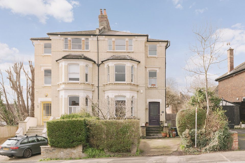 Property photo 1 of 31