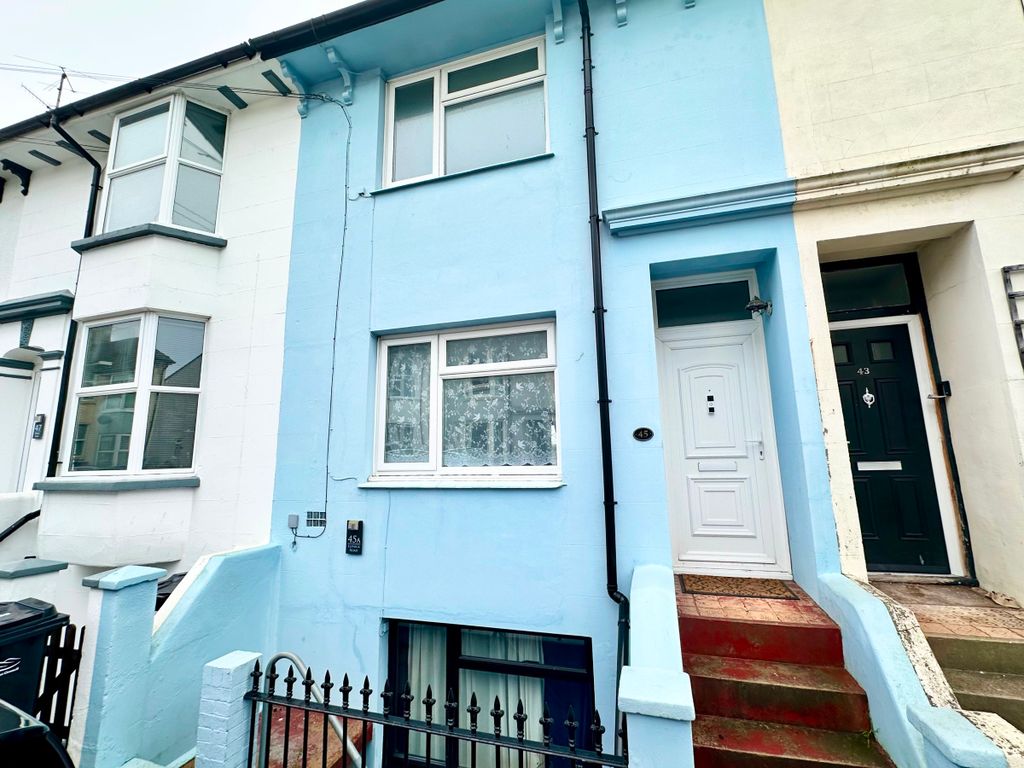 Property photo 1 of 5