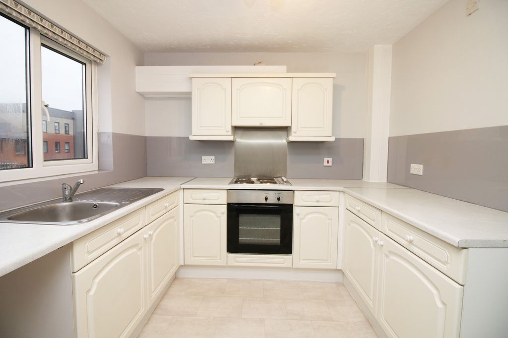 Property photo 2 of 15