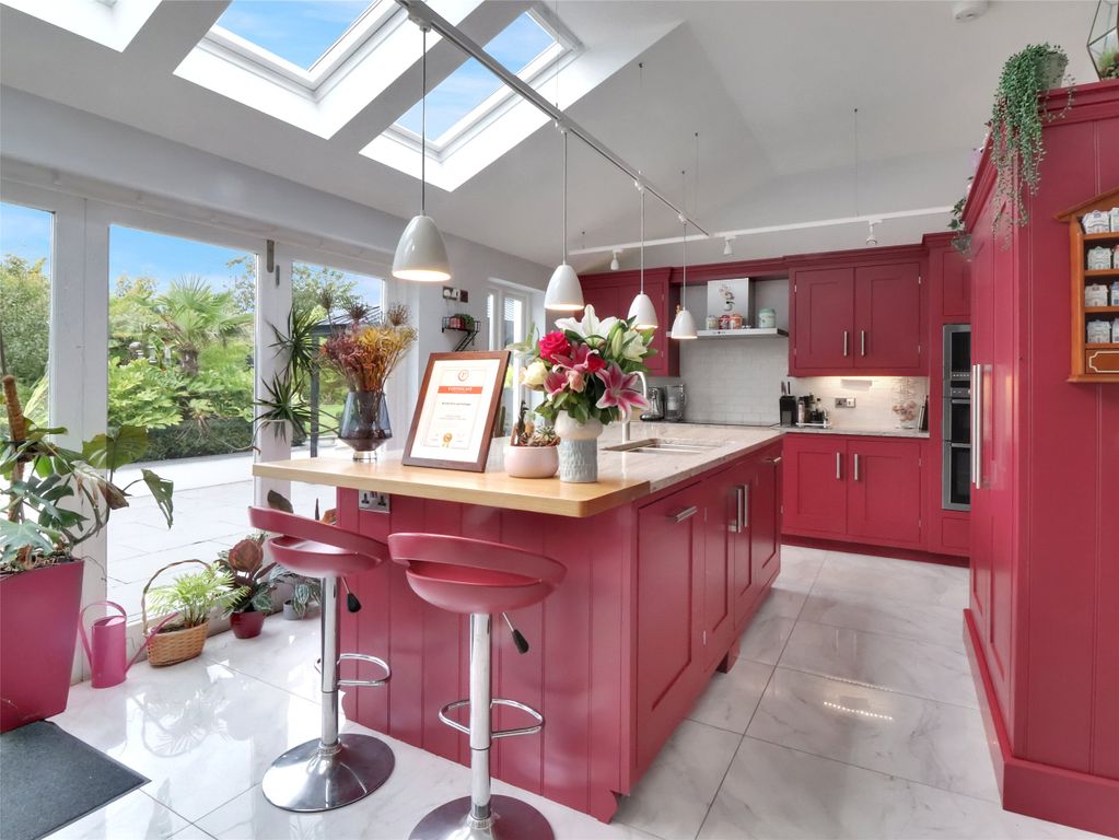 Property photo 3 of 32 Picture No. 11