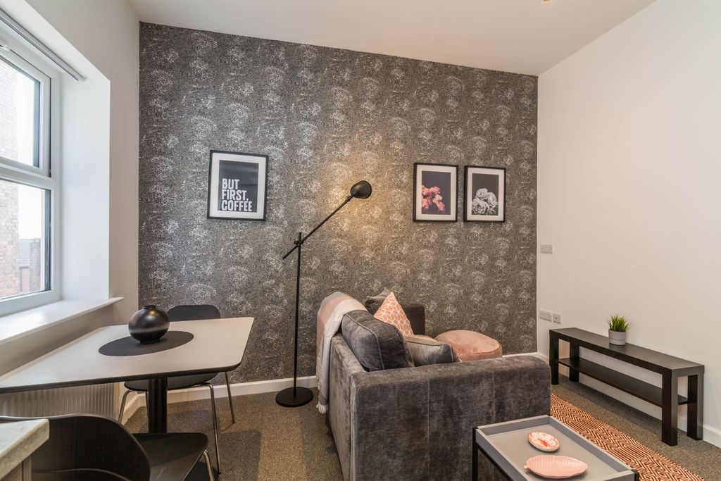 Property photo 1 of 8 Flat 9Themoog-2