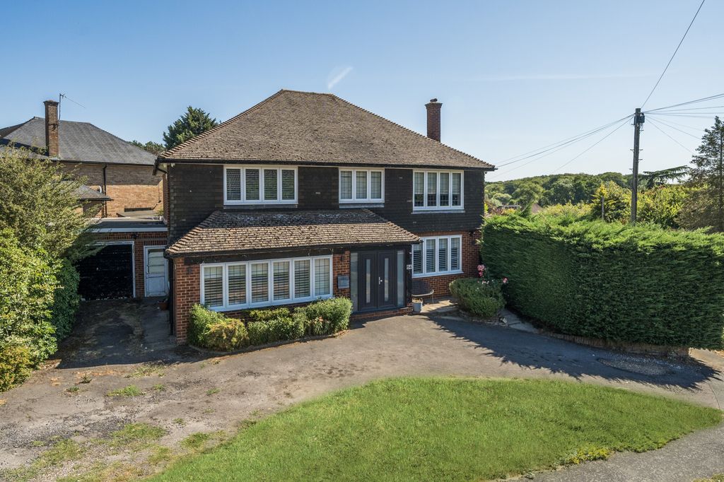 Property photo 1 of 11