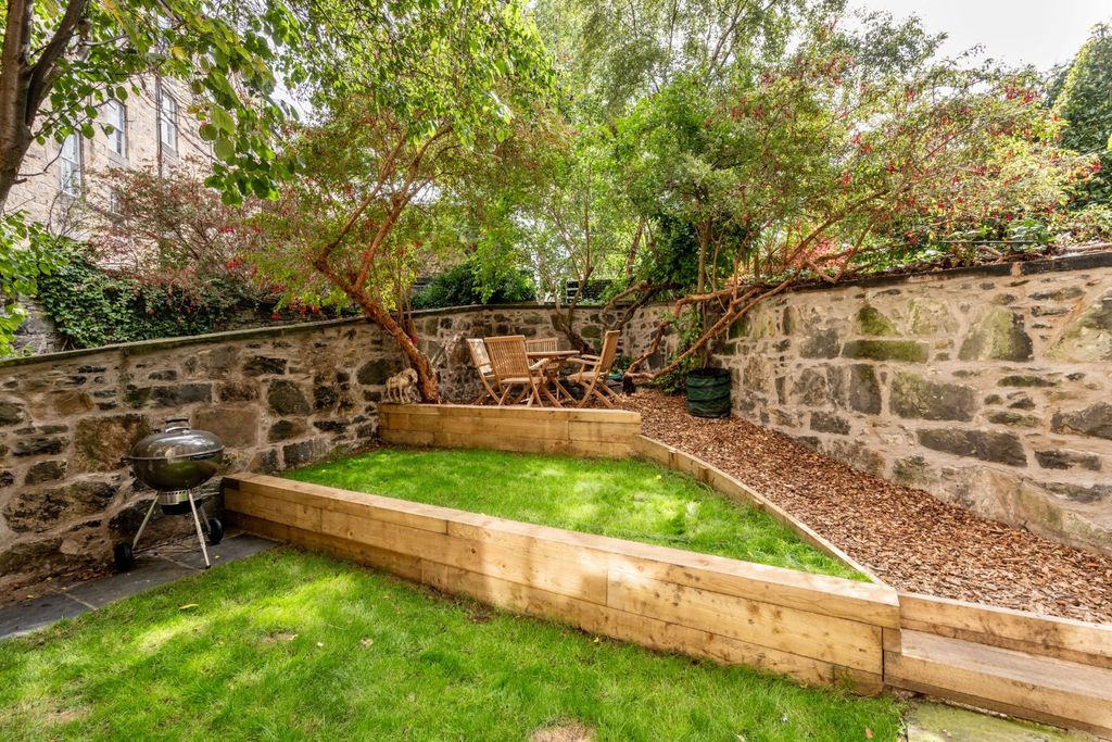 Property photo 3 of 17 Garden