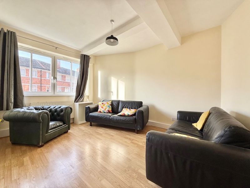 Property photo 1 of 15 Photo 10