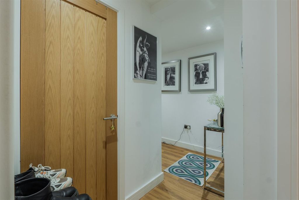 Property photo 2 of 9 Entrance (002).Jpg