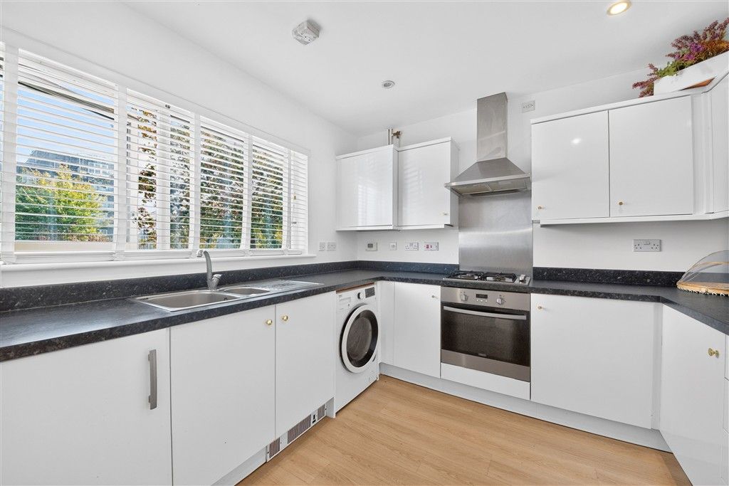 Property photo 3 of 14 Kitchen