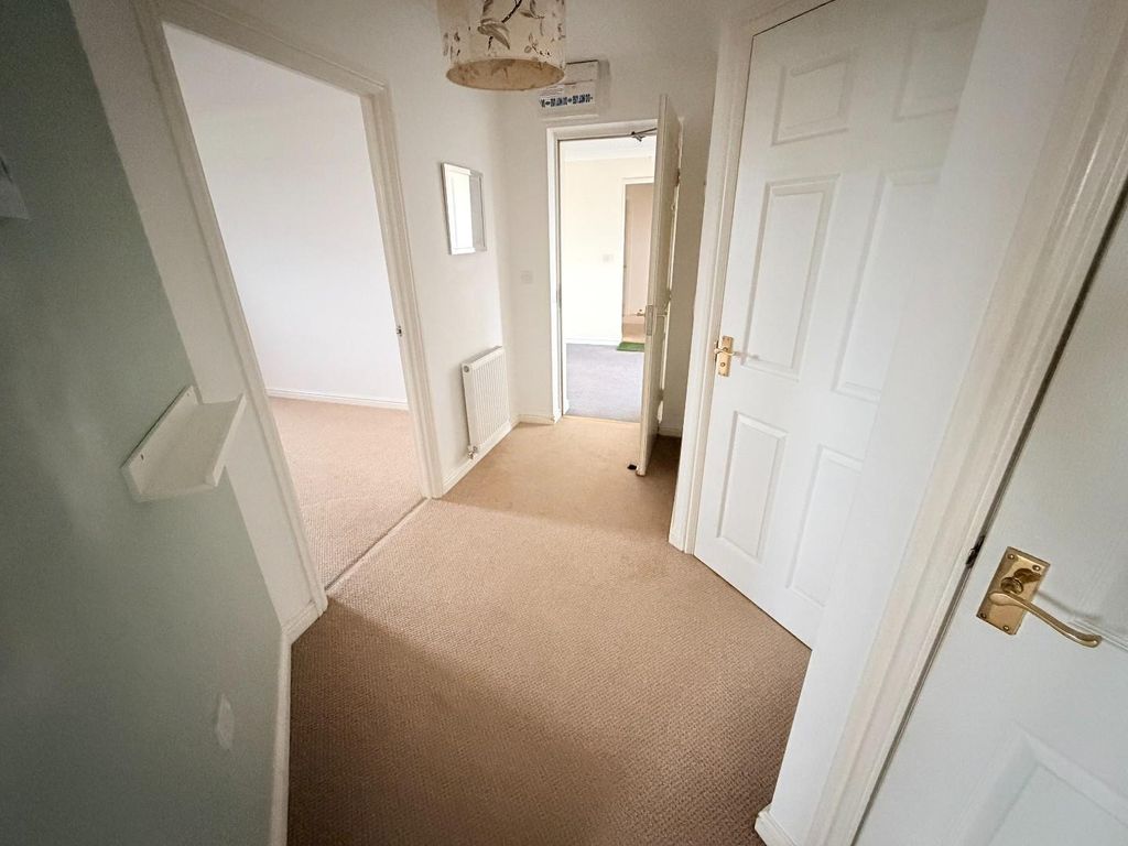 Property photo 3 of 13 Hall