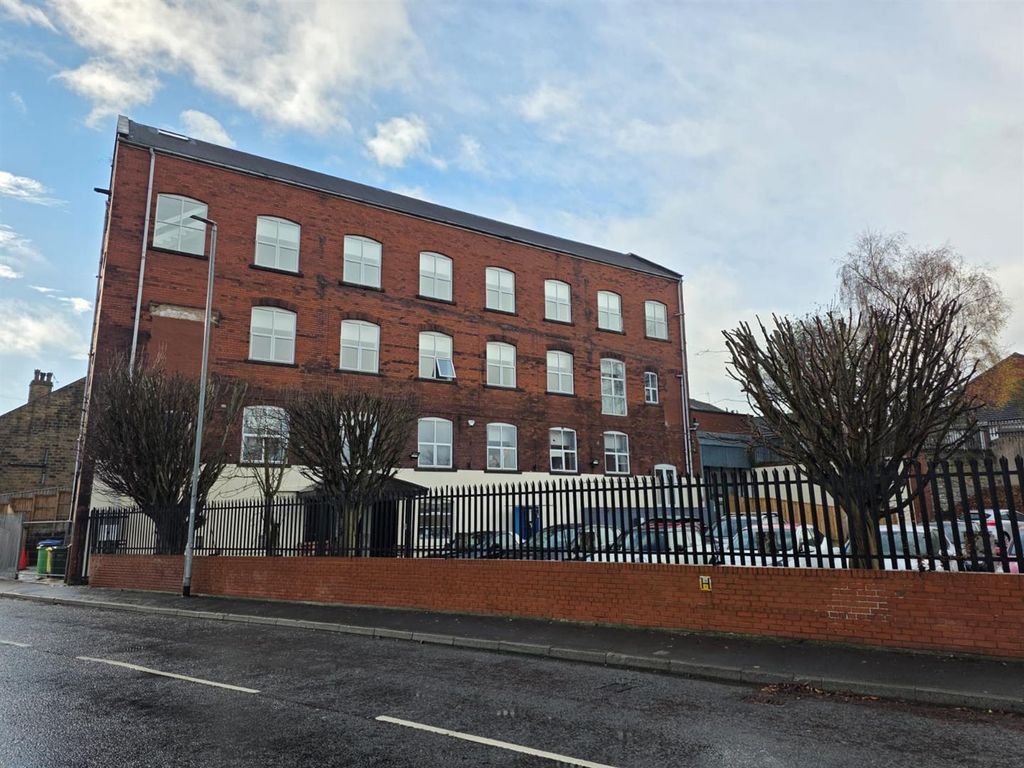 Property photo 2 of 9