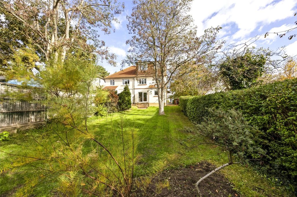 Property photo 2 of 20 Picture No. 24