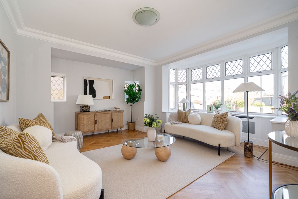 Property photo 2 of 23