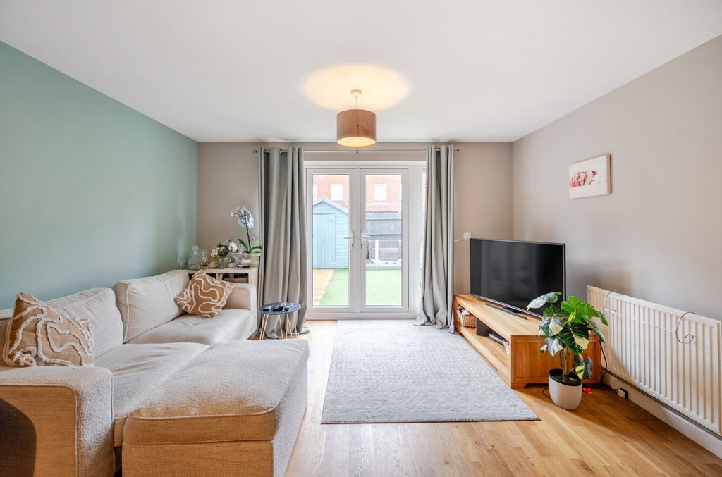 Property photo 2 of 12 1397809-30-6964E4...