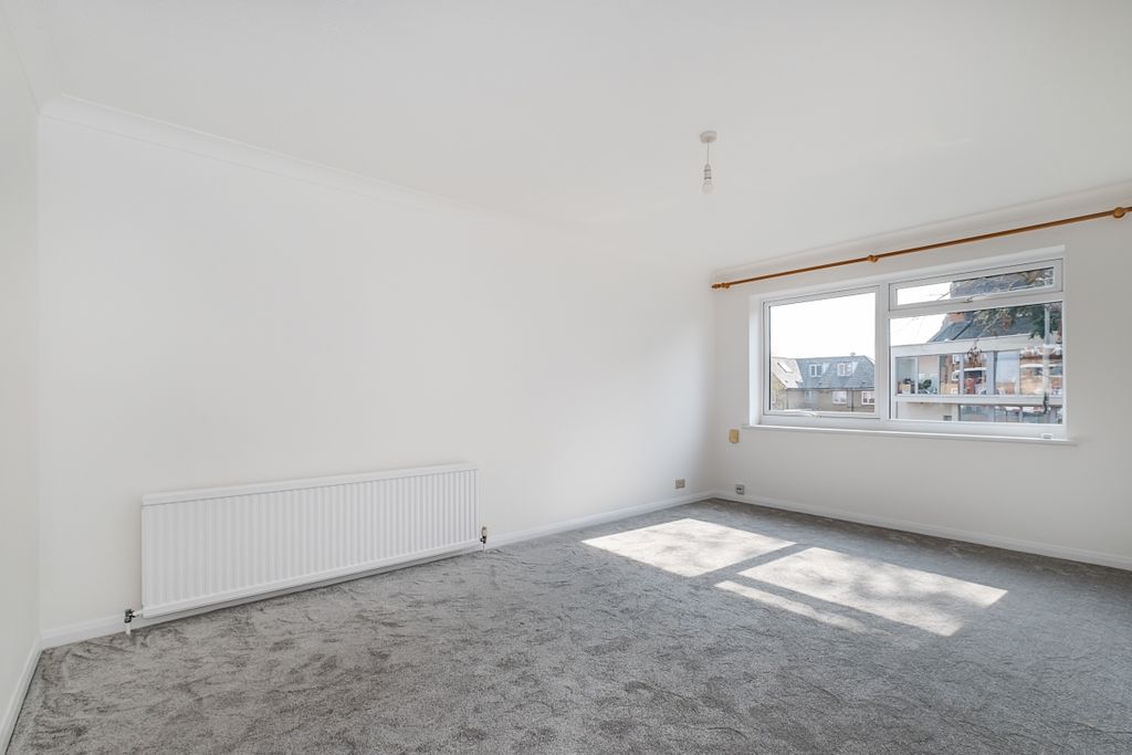 Property photo 2 of 11 5-Brecon-House-001