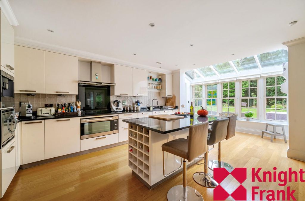 Property photo 3 of 11 Image