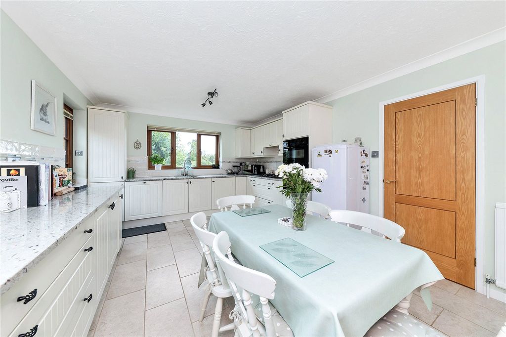 Property photo 2 of 19 Picture No. 09