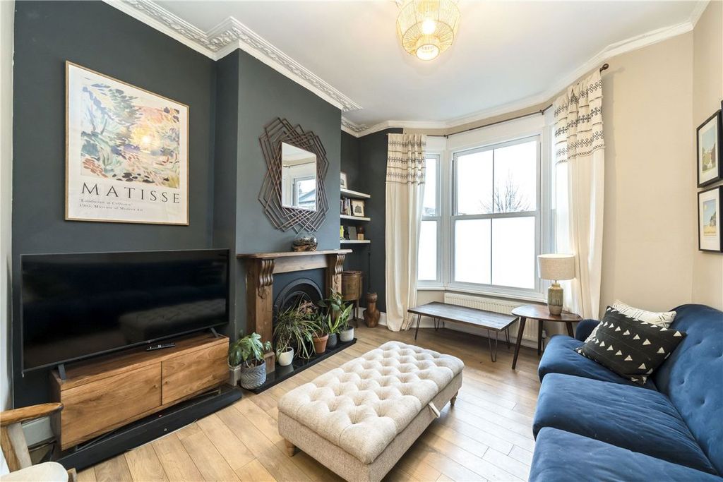 Property photo 2 of 12