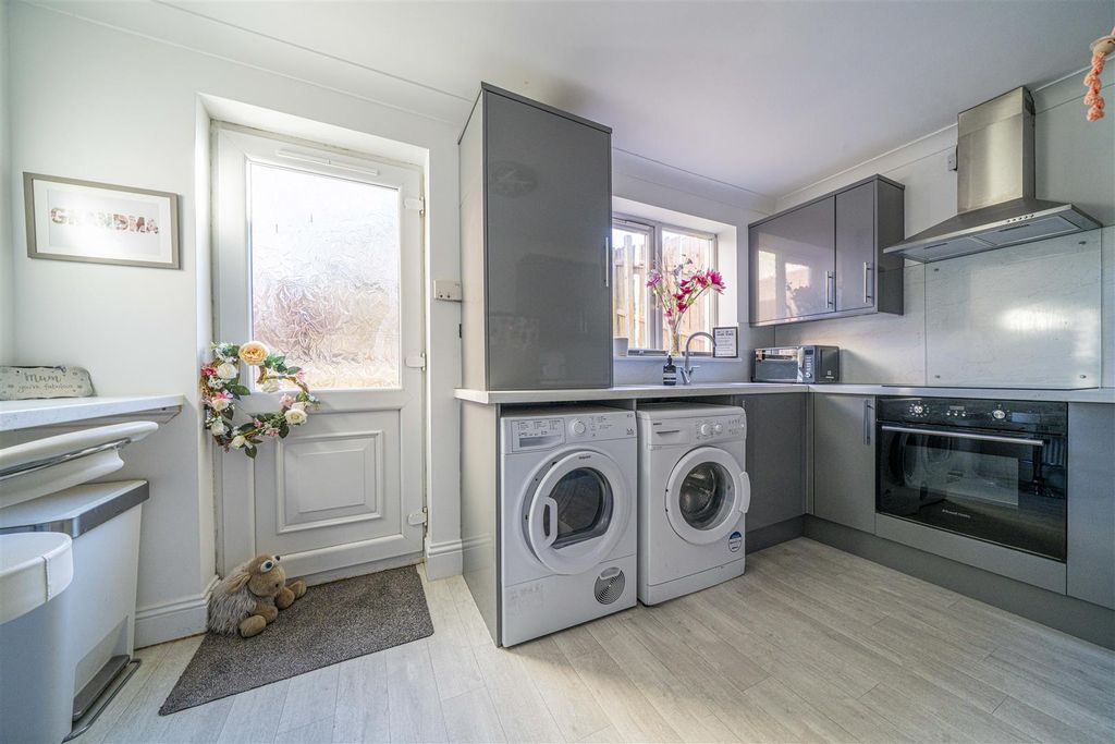 Property photo 2 of 15 Dsc07979-Hdr.Jpg