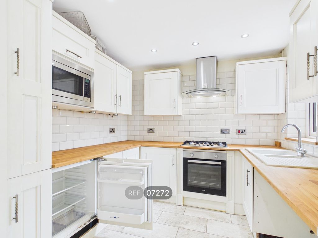 Property photo 2 of 16 Kitchen/Dining Room