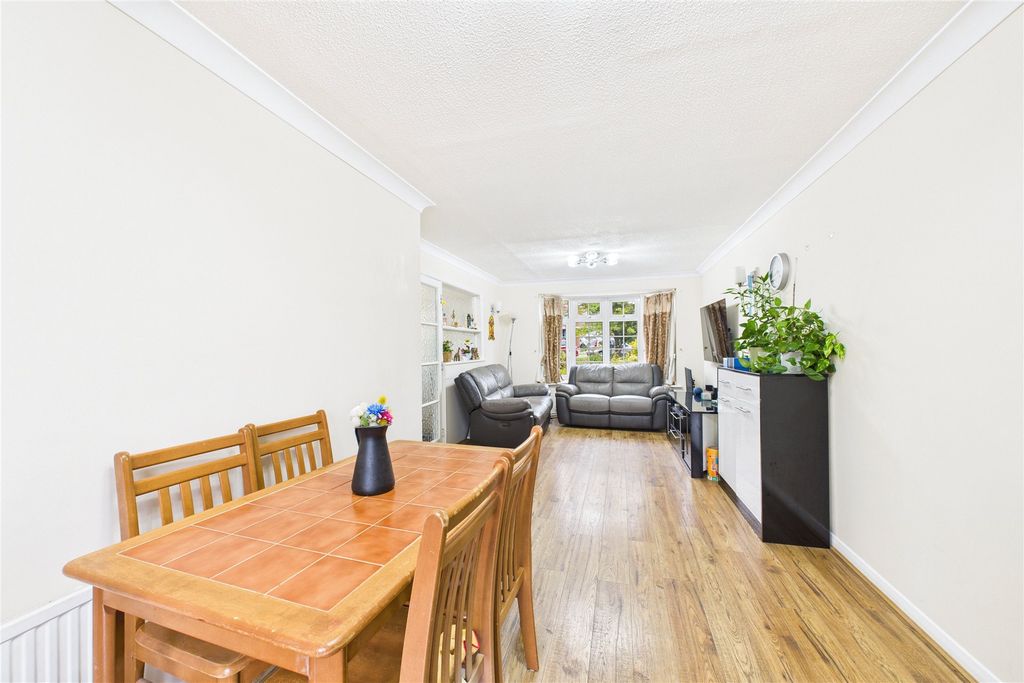 Property photo 2 of 10 Picture No. 06