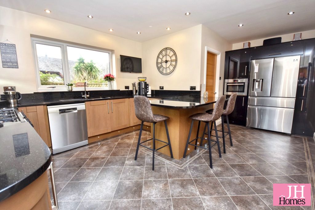 Property photo 3 of 25