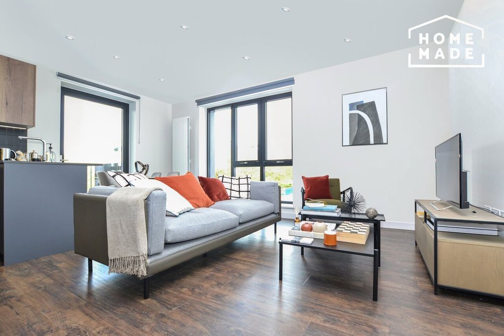 Property photo 1 of 25 8ce31d7560B20A996F1Bebab1Baa