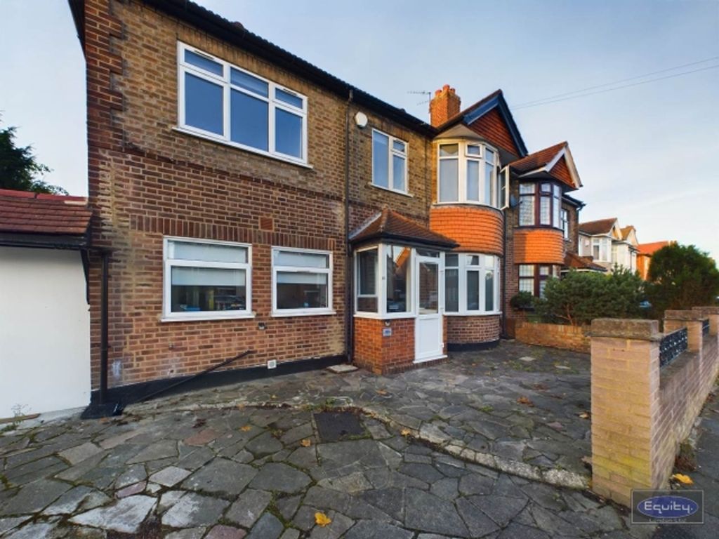 Property photo 1 of 11 External