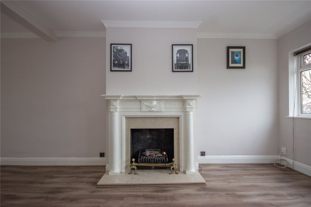 Property photo 2 of 18 Picture No. 04