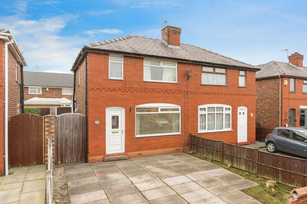 Property photo 1 of 17 Photography