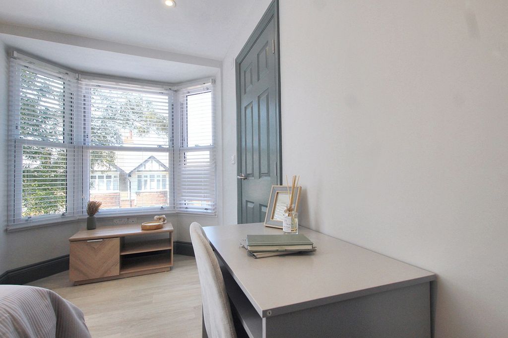 Property photo 3 of 11 Photo 14