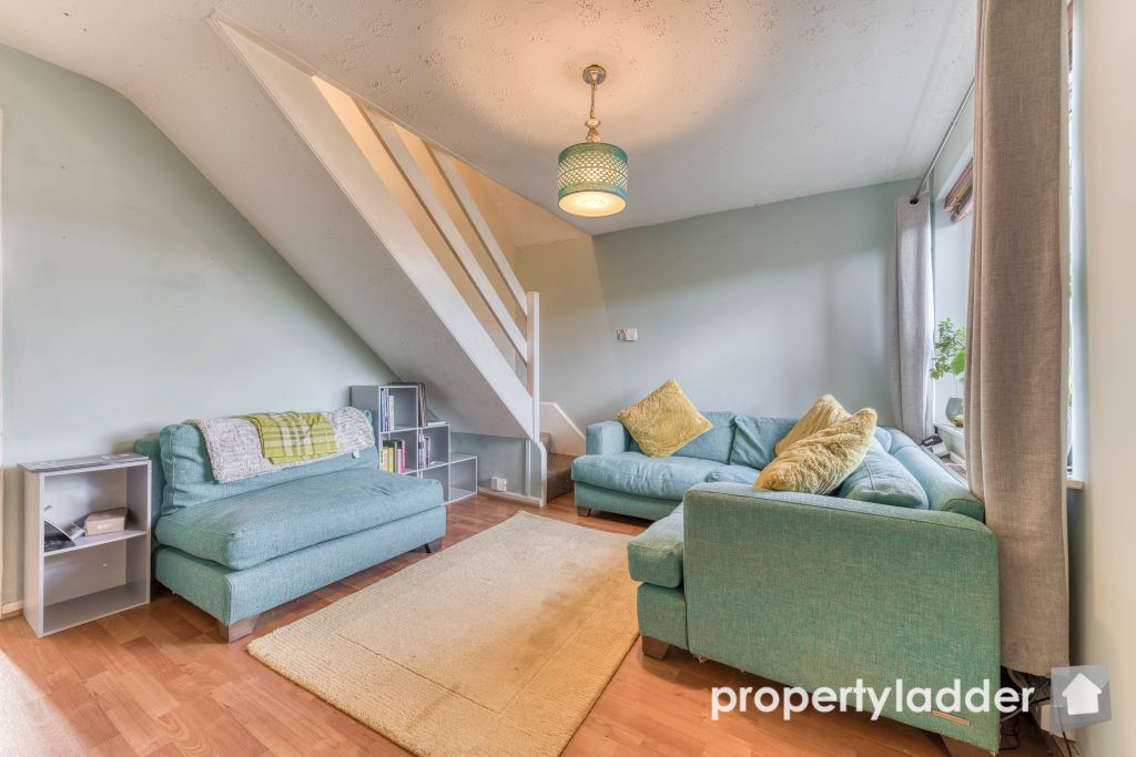 Property photo 2 of 12 Pl-8