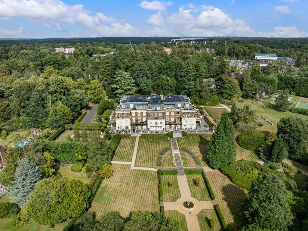 Property photo 1 of 36 Picture No. 04