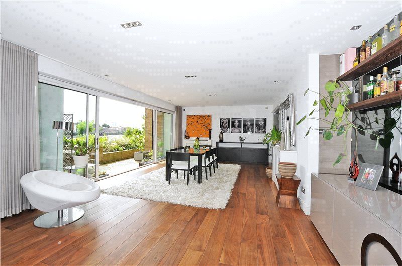 Property photo 1 of 10 Reception