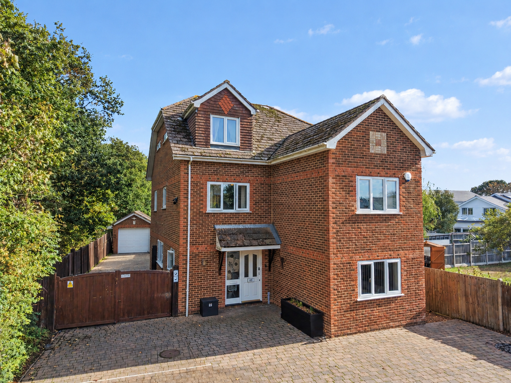 Property photo 1 of 32