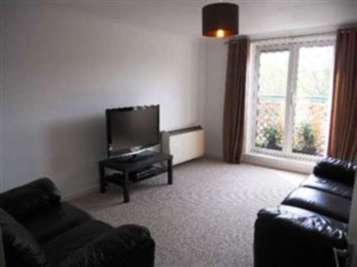 Property photo 2 of 8