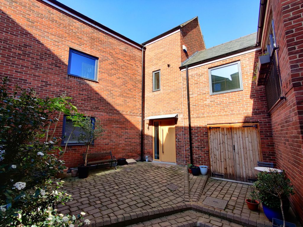 Property photo 1 of 13 Image