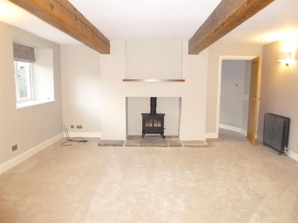 Property photo 3 of 14 Sitting Room