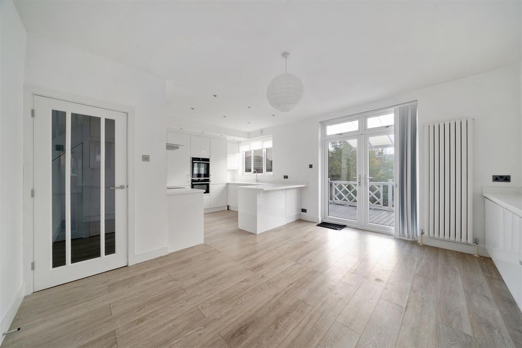 Property photo 2 of 12 Dining