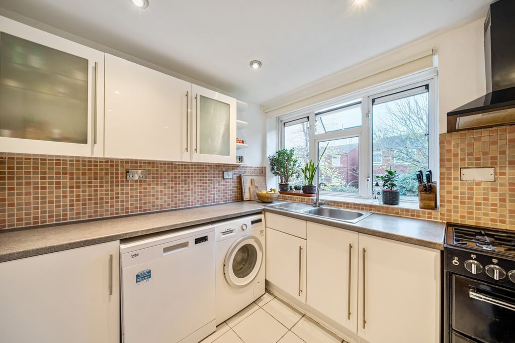 Property photo 2 of 20 Kitchen
