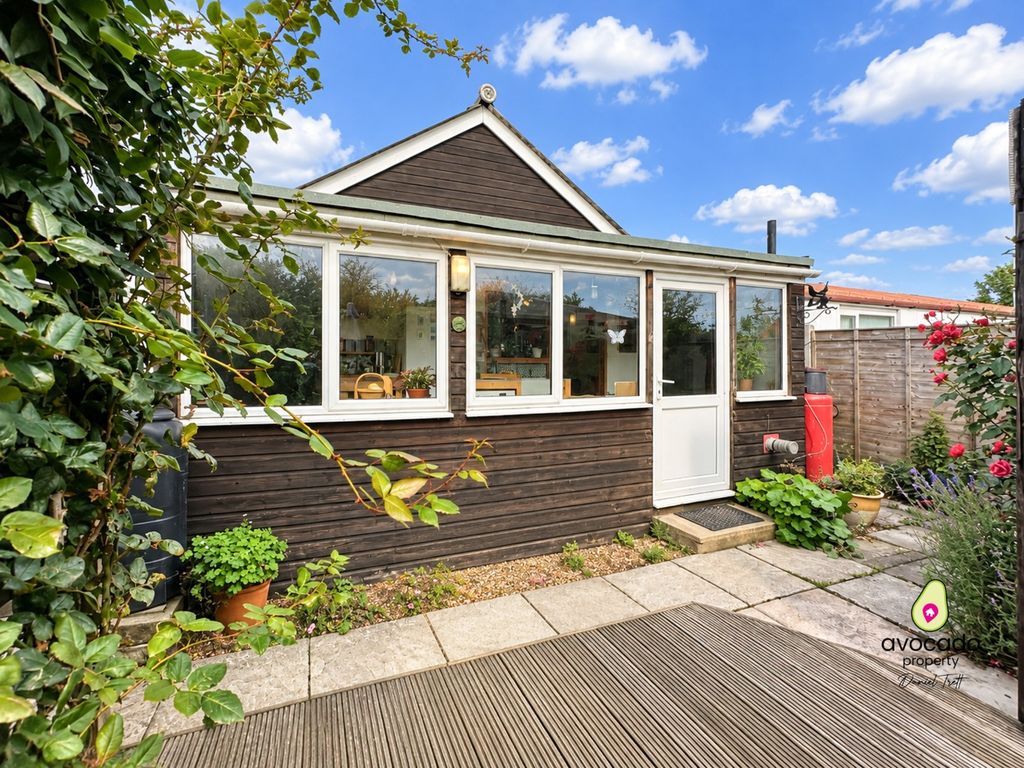 Property photo 3 of 16 5516744