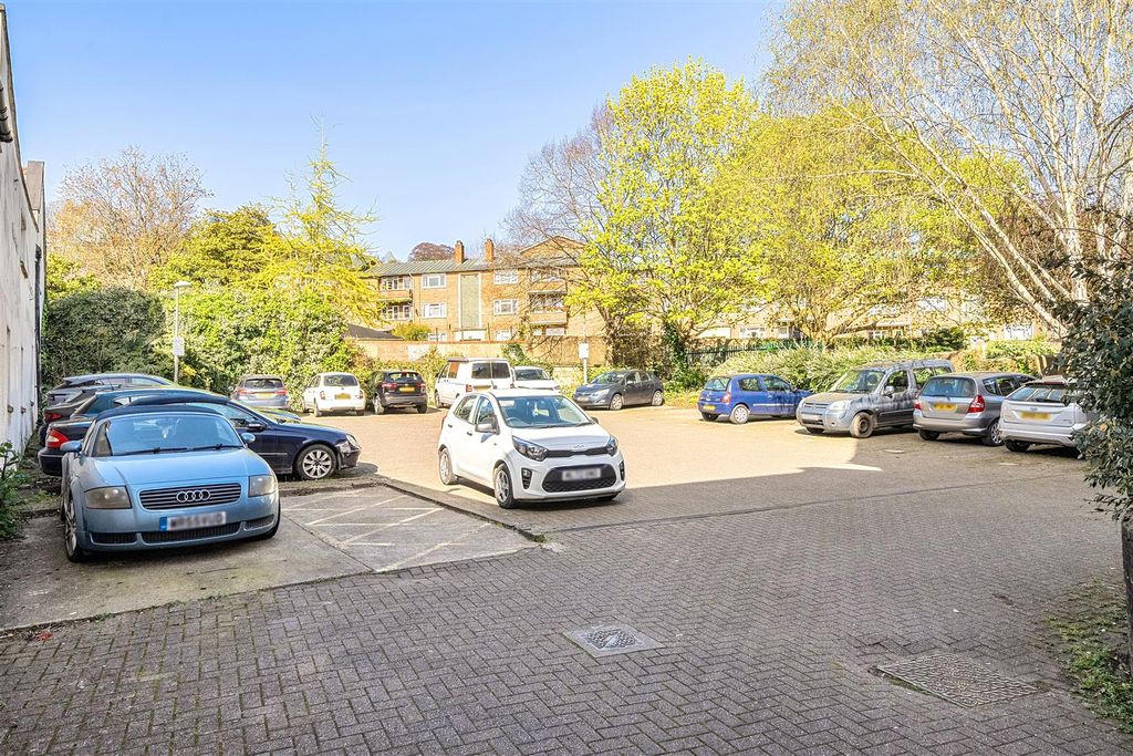 Property photo 3 of 23 Residents Parking