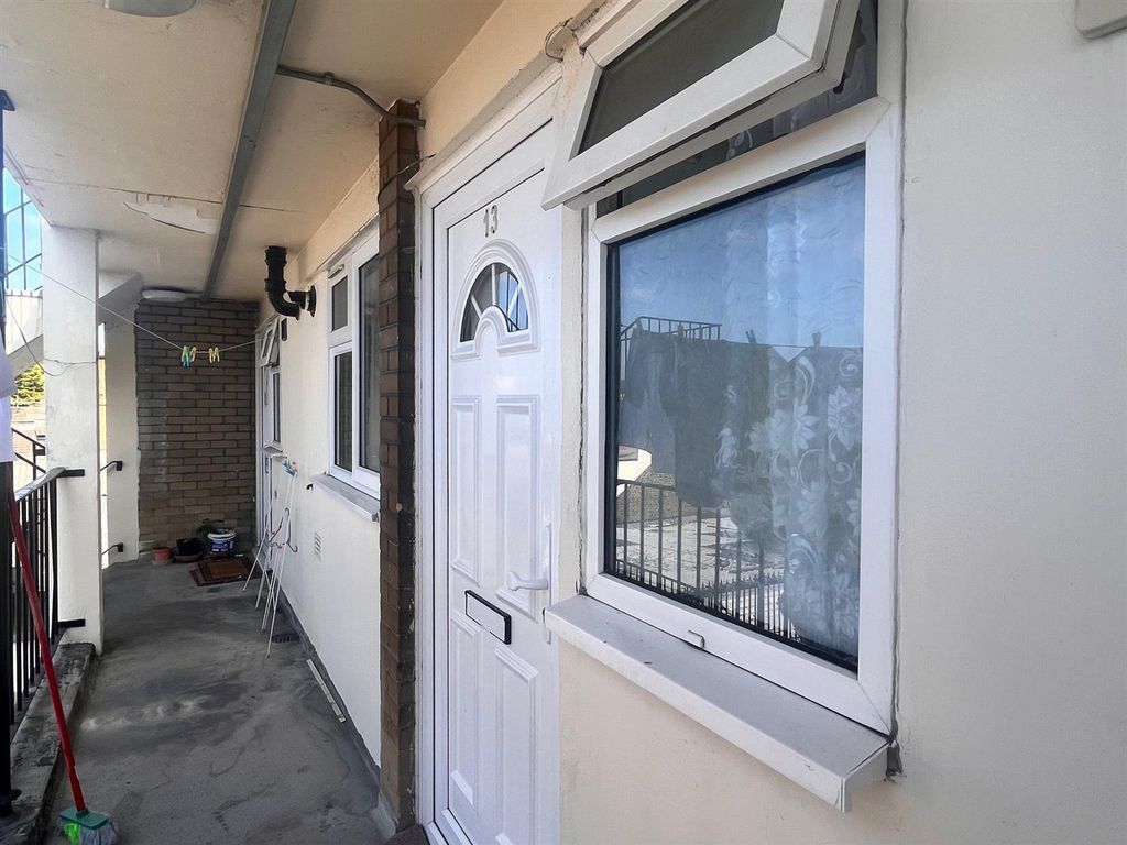 Property photo 1 of 9 Entrance.Jpg