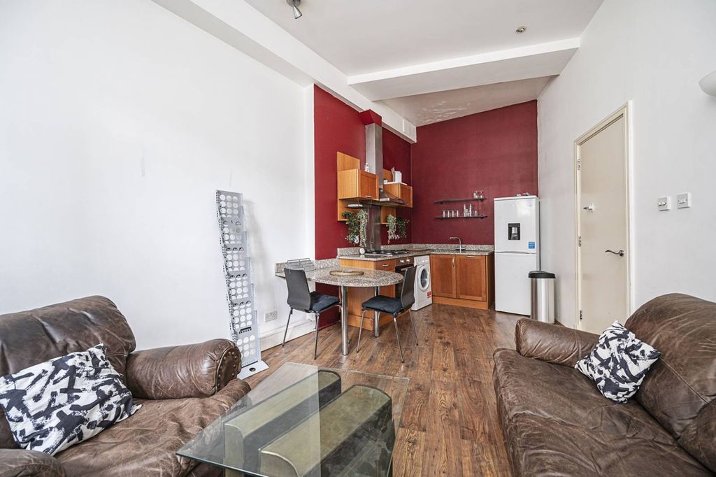 Property photo 1 of 5
