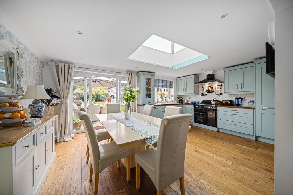 Property photo 2 of 18 4362153